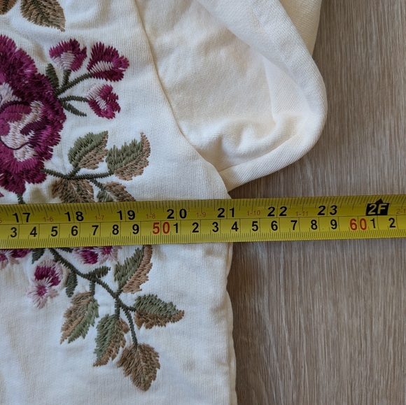 Johnny Was Sweatshirt Women's Medium Hooded Medhi Embroidered NWOT - Picture 7 of 10